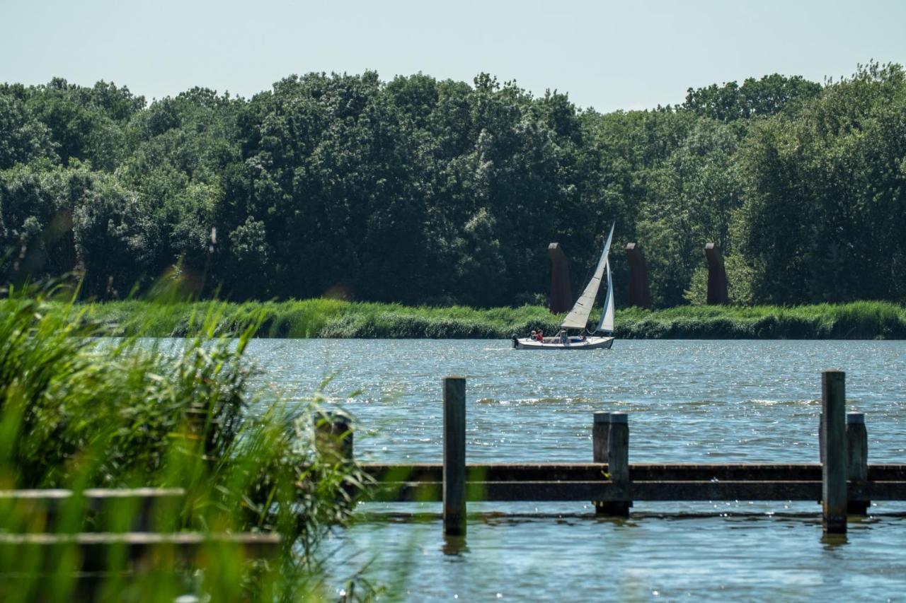 Готель Recreatiepark De Koornmolen Zevenhuizen  Екстер'єр фото