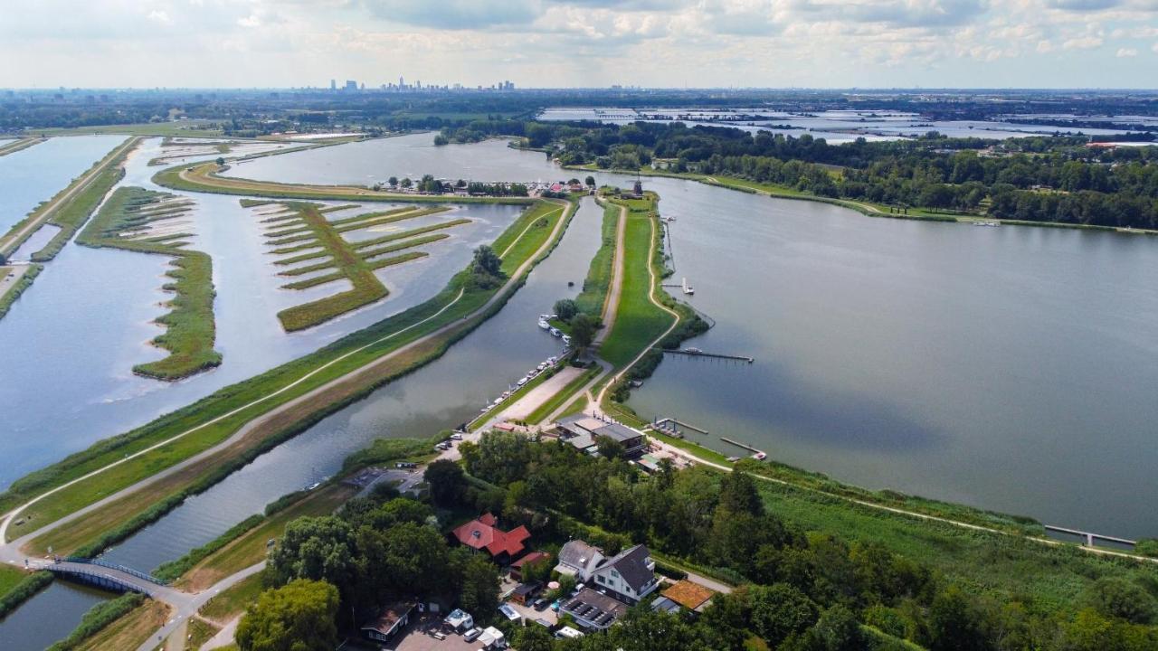 Готель Recreatiepark De Koornmolen Zevenhuizen  Екстер'єр фото